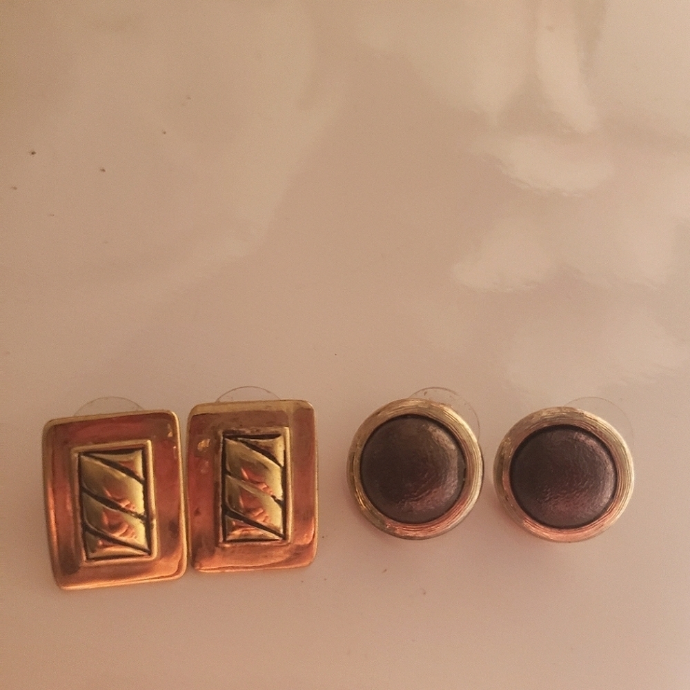 🌟Bundle of two gold earrings🌟